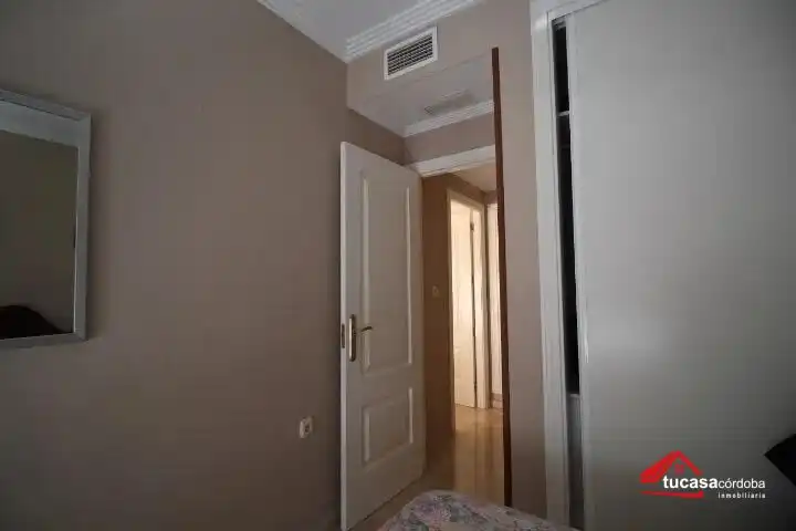 Habitación de Piso en venta en Marbella con Terraza y Piscina comunitaria