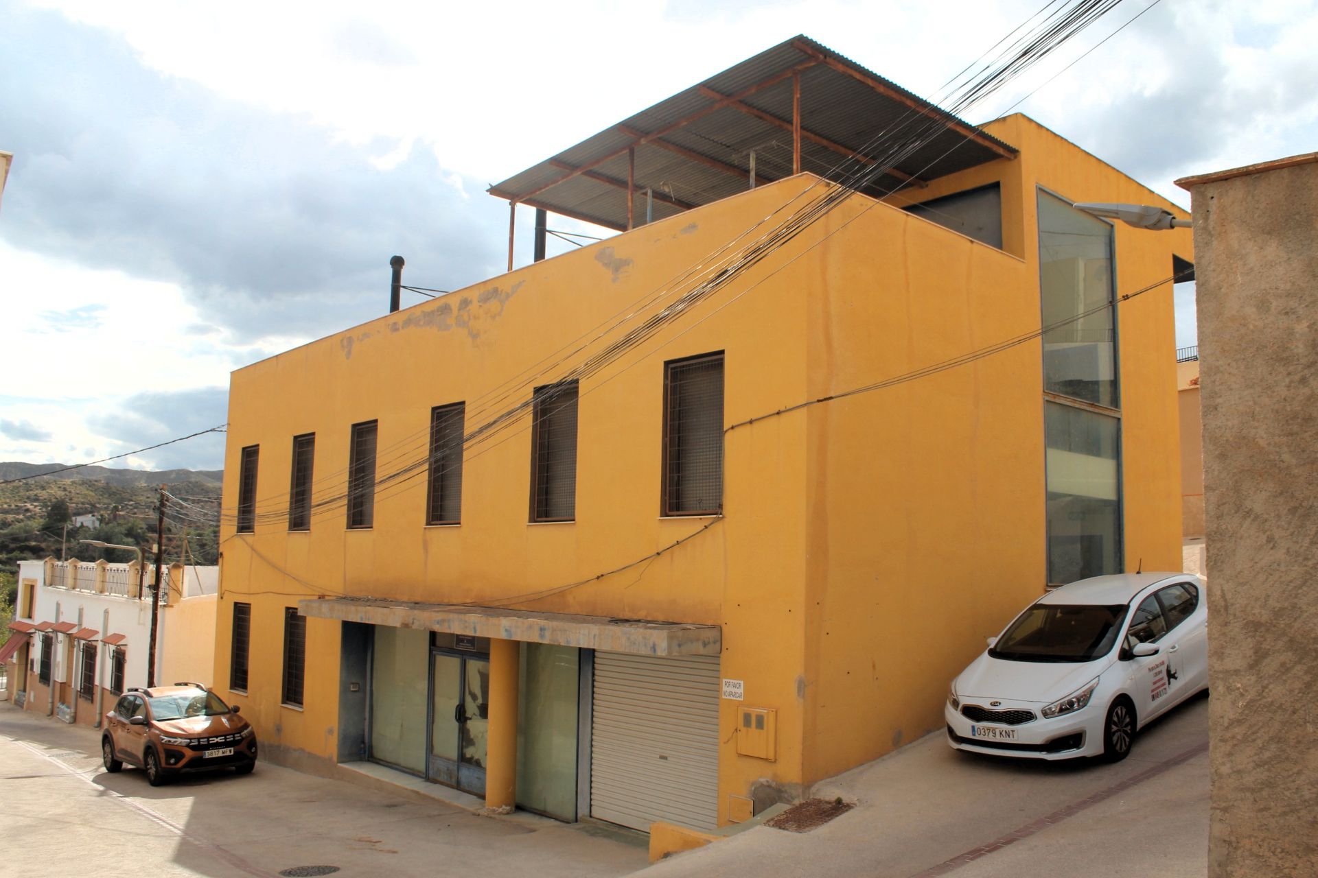Exterior view of Building for sale in Santa Cruz de Marchena