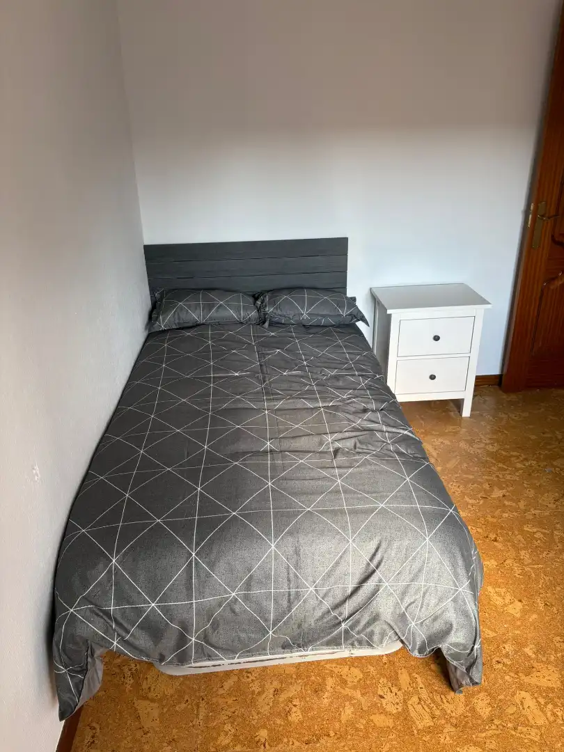 Dormitori de Pis en venda en Palencia amb Calefacció, Terrassa i Moblat