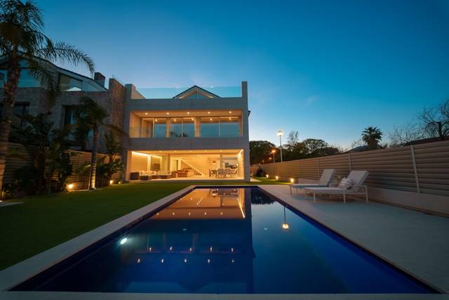Casa-chalet en Venta en Corinto - Almarda