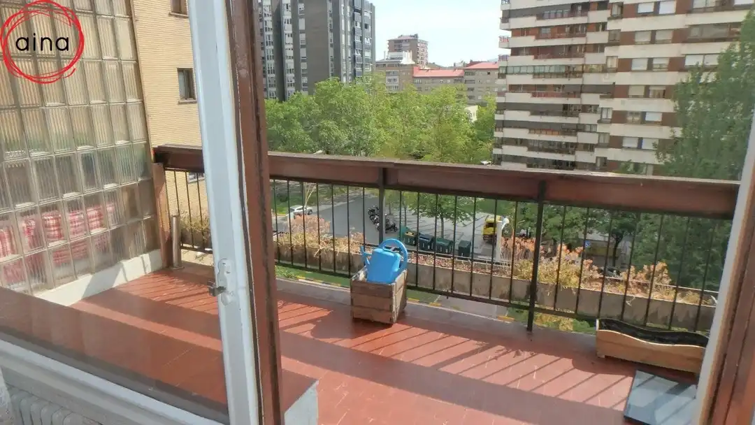 Terraza de Piso de alquiler en  Pamplona / Iruña con Calefacción, Terraza y Alarma