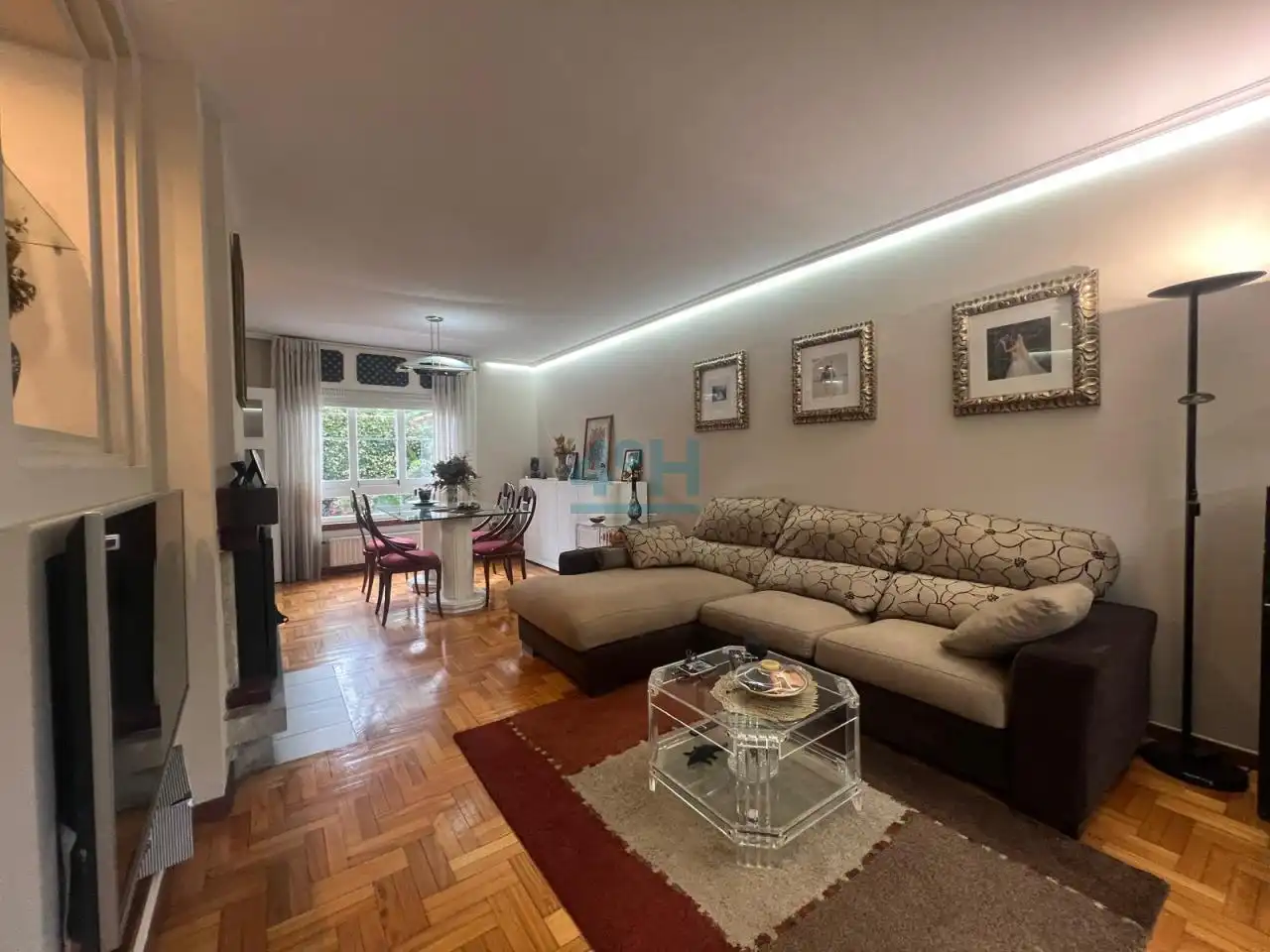 Sala de estar de Casa adosada en venta en Ourense Capital  con Calefacción, Jardín privado y Parquet
