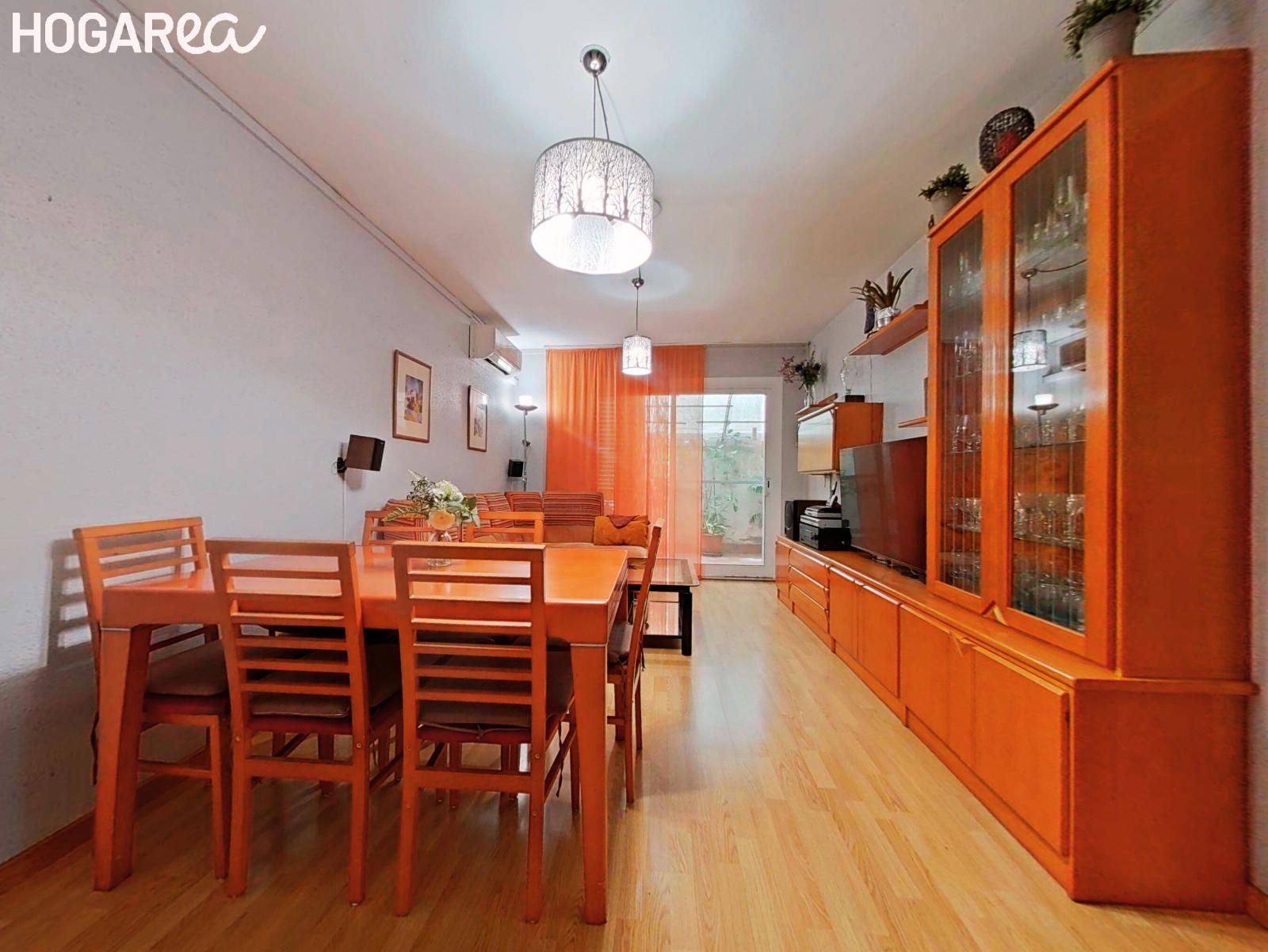 Dining room of Flat for sale in L'Hospitalet de Llobregat  with Air Conditioner, Heating and Parquet flooring