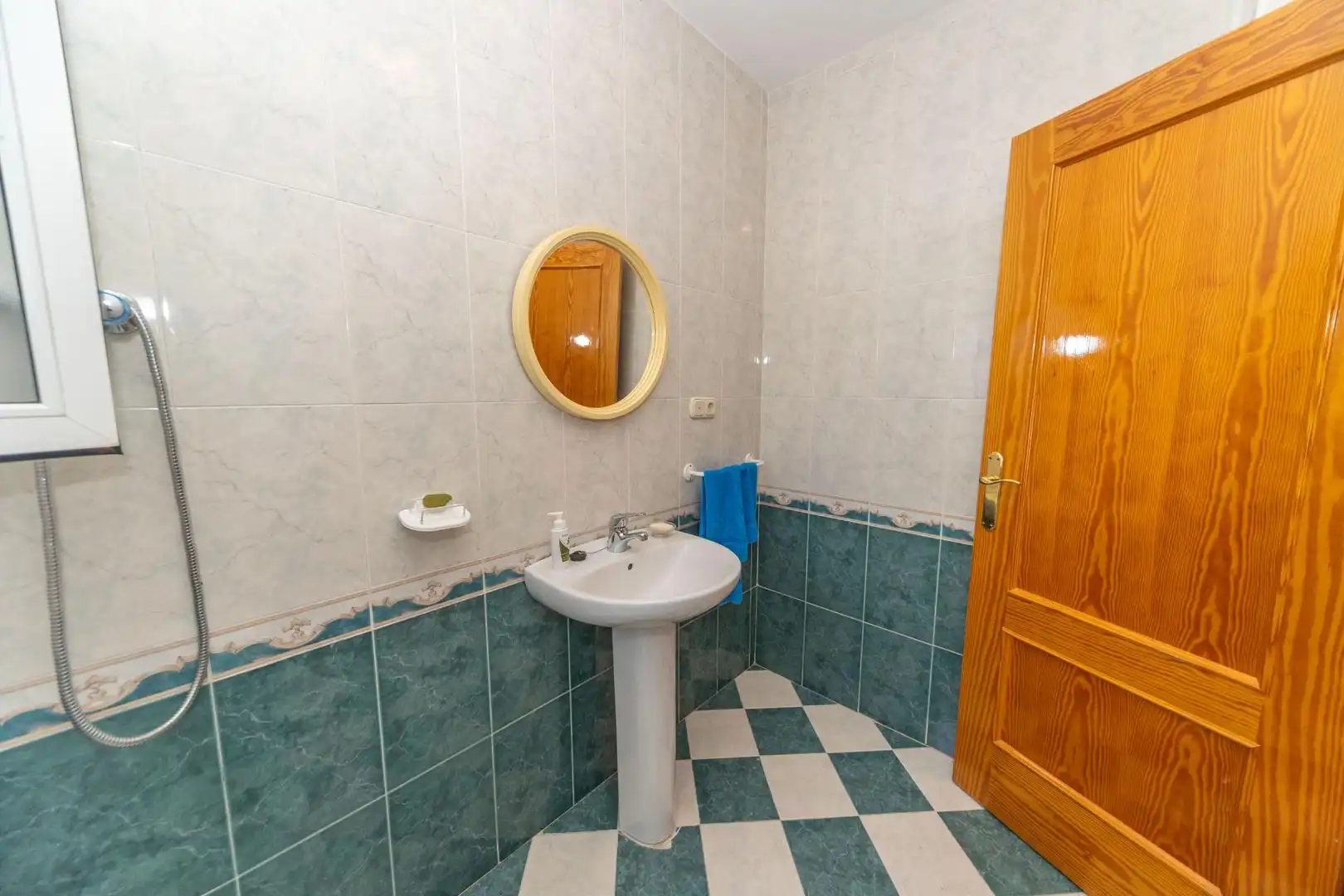 Bathroom of Houses for sale in Aldeire  with Air Conditioner, Heating and Balcony
