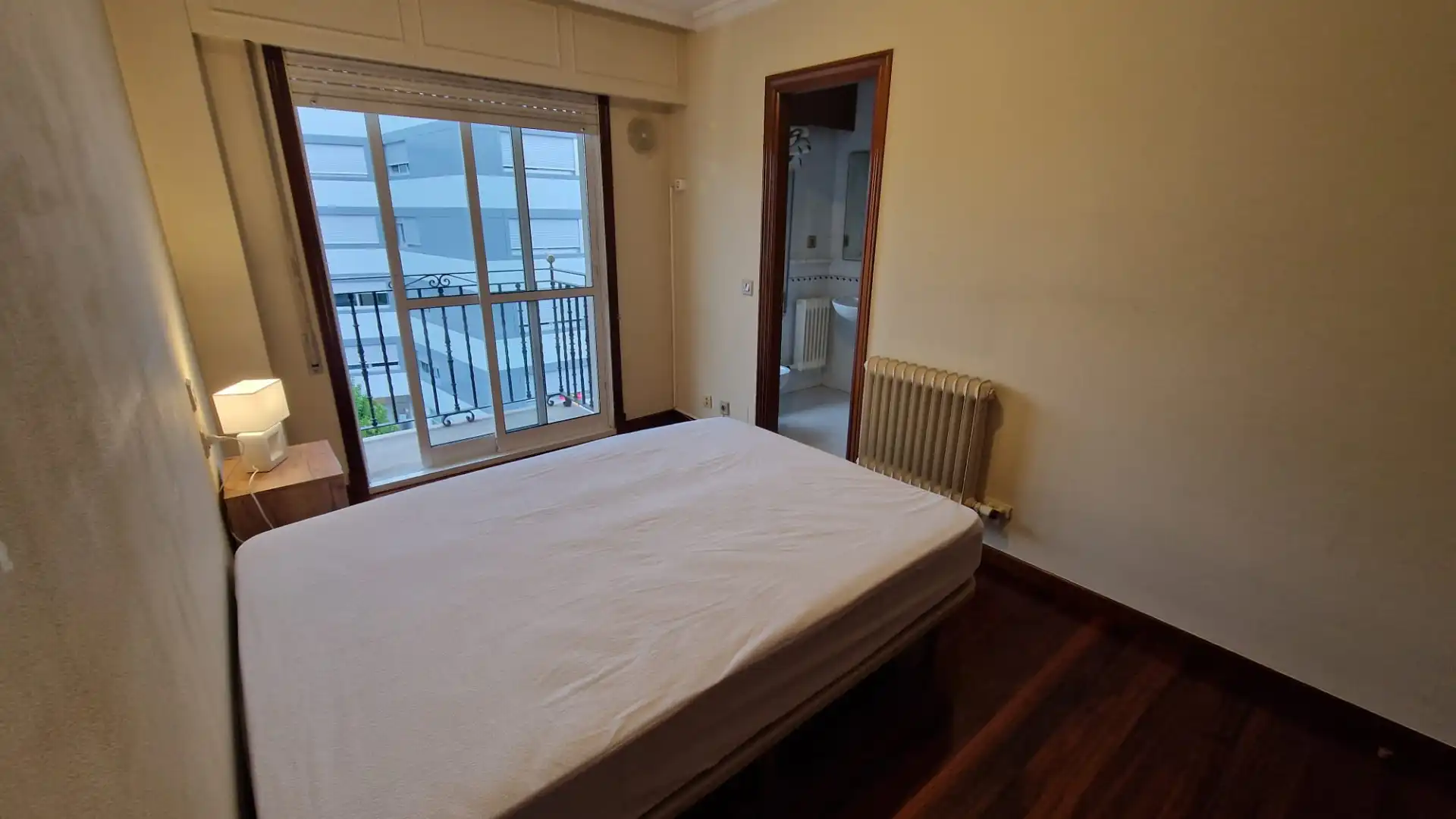 Bedroom of Duplexes for rent in Santiago de Compostela   with Heating, Parquet flooring and Oven