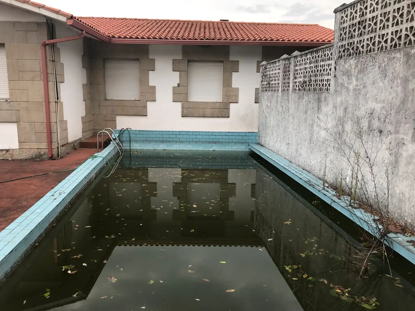 Swimming pool of Houses for sale in Pontevedra Capital   with Private garden, Terrace and Swimming Pool
