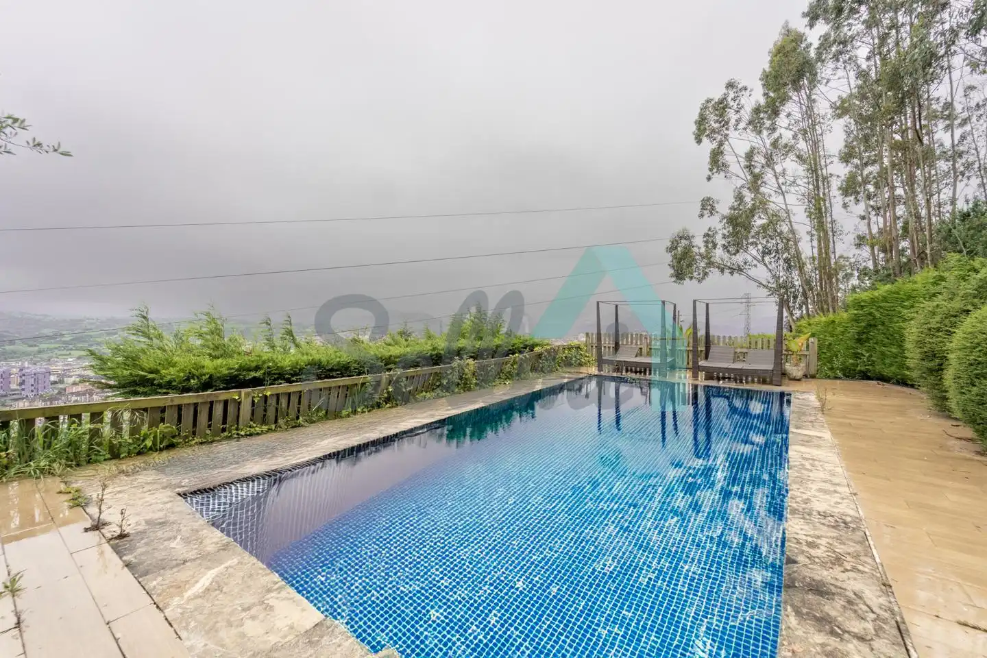 Piscina de Casa o chalet en venta en Oviedo  con Calefacción, Jardín privado y Parquet