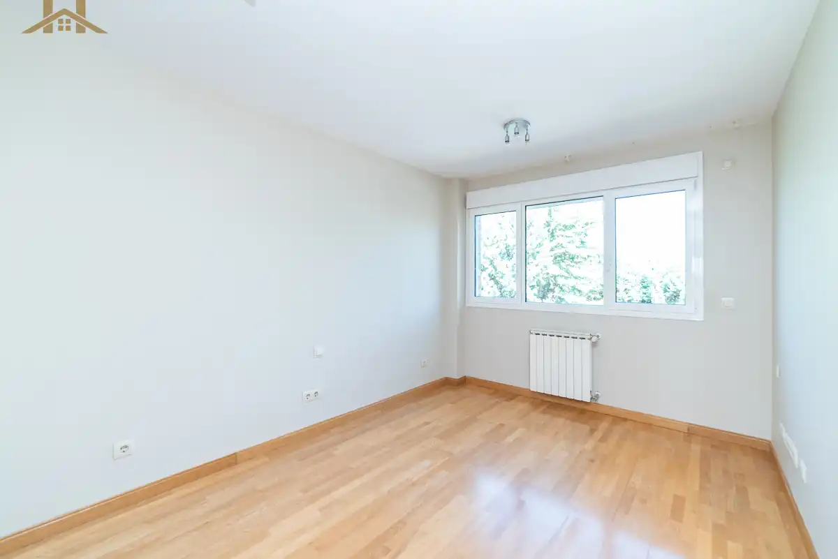 Habitación de Casa o chalet en venta en Las Rozas de Madrid con Aire acondicionado, Calefacción y Jardín privado