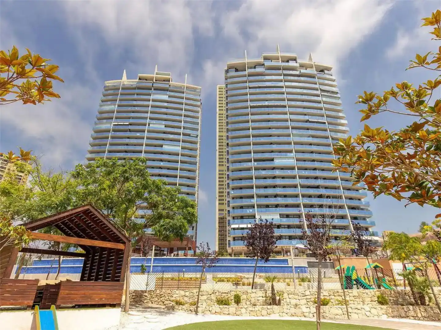 Vista exterior de Apartamento de alquiler en Polop con Aire acondicionado, Parquet y Piscina