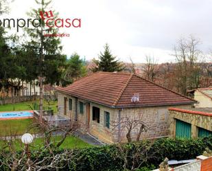 Vista exterior de Casa o xalet en venda en Segovia Capital amb Calefacció, Jardí privat i Terrassa