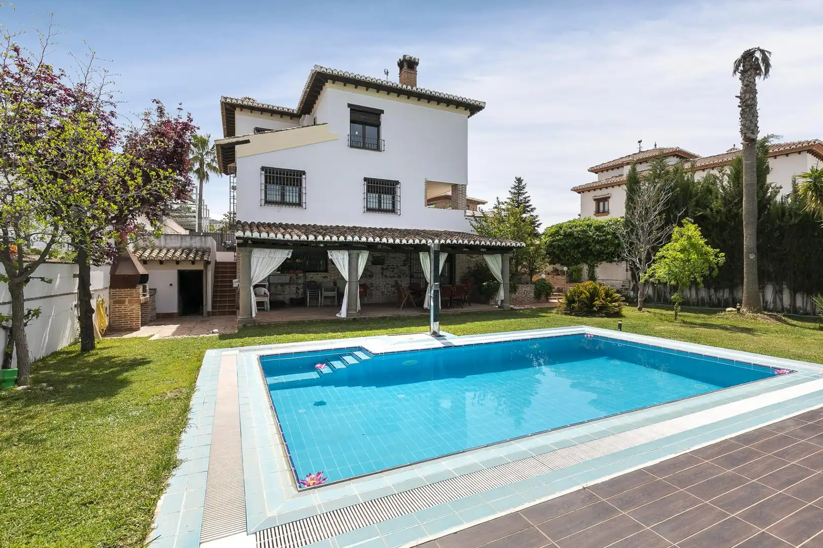 Chalet con piscina en venta en Altos de la Zubia, imagen 11