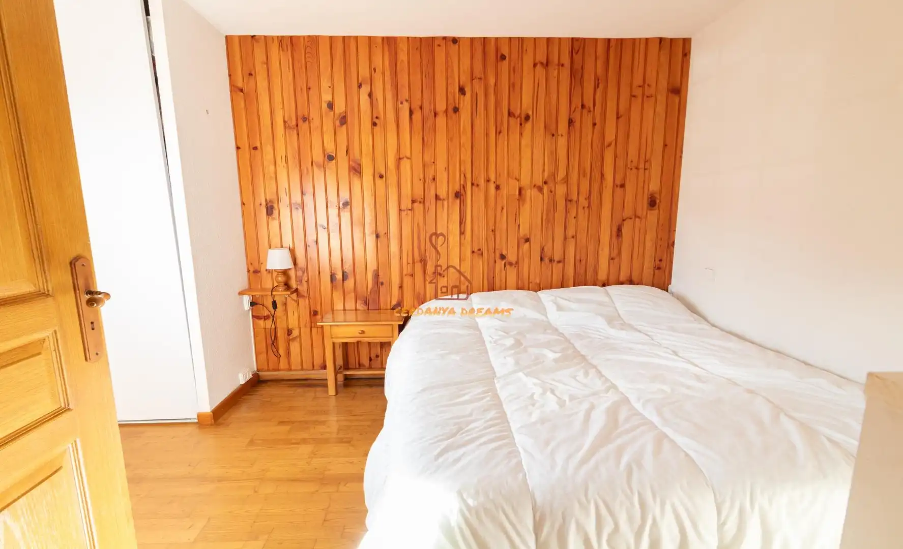 Habitación de Apartamento de alquiler en Sainte - Léocadie con Calefacción, Jardín privado y Parquet