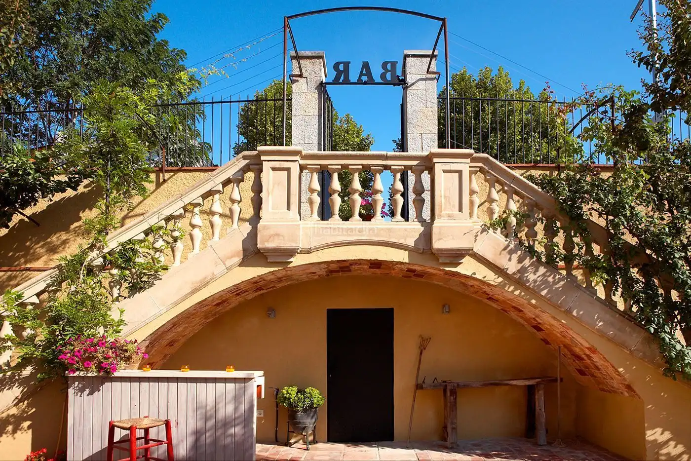 Casa rústica amb jardí en venda a La Bisbal d'Empordà, imagen 2