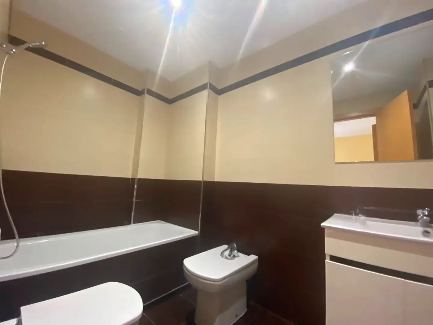 Bathroom of Study for rent in Vila-real  with Storage room, Oven and Washing machine