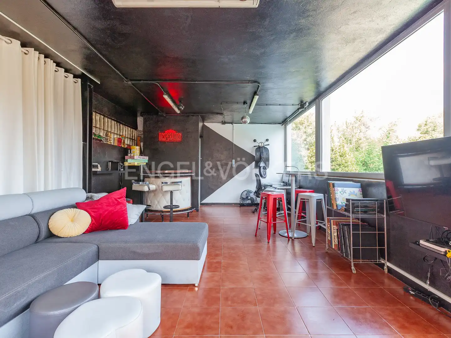 Living room of Houses for sale in Sant Cugat del Vallès  with Air Conditioner, Heating and Private garden