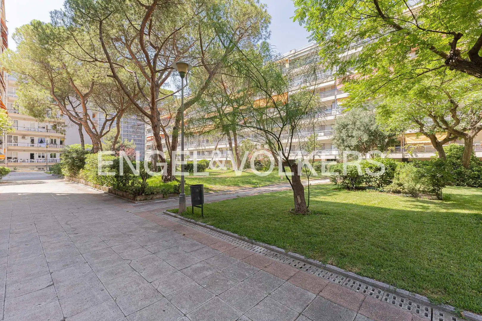 Vista exterior de Pis en venda en Barcelona amb Aire condicionat, Calefacció i Parquet