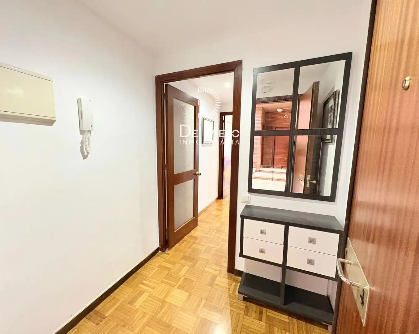 Wohnung zum Verkauf in Barcelona mit Klimaanlage, Heizung und Parkett