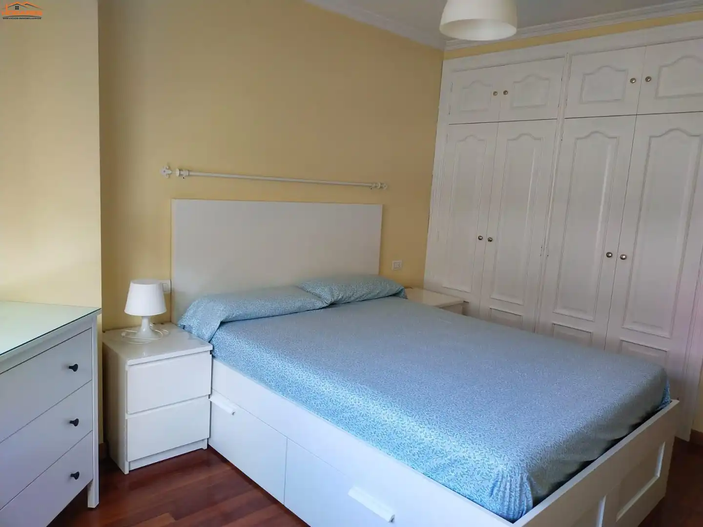Habitación de Piso de alquiler en Vigo  con Calefacción y Amueblado