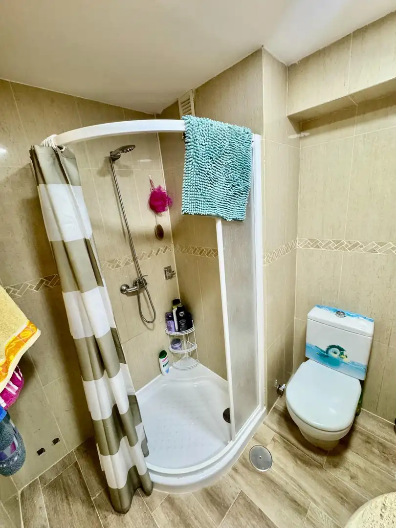 Badezimmer von Wohnungen zur Miete in Benalmádena mit Privatgarten, Möbliert und Gemeinschaftspool
