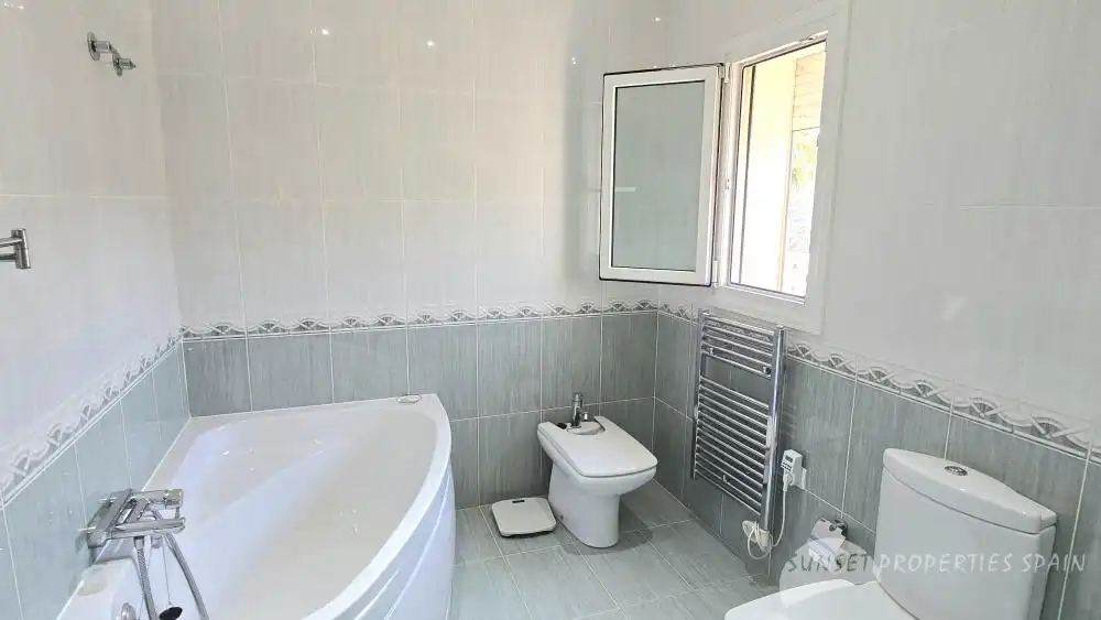 Bathroom of Houses for sale in Cómpeta  with Air Conditioner, Private garden and Swimming Pool