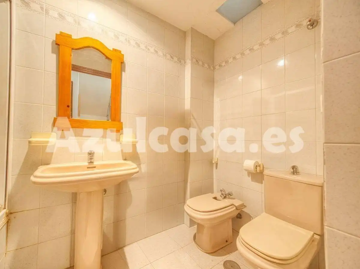 Bany de Casa adosada en venda en Alicante / Alacant amb Aire condicionat, Terrassa i Traster