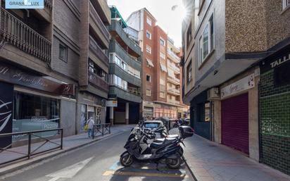 Exterior view of Duplex for sale in  Granada Capital  with Balcony