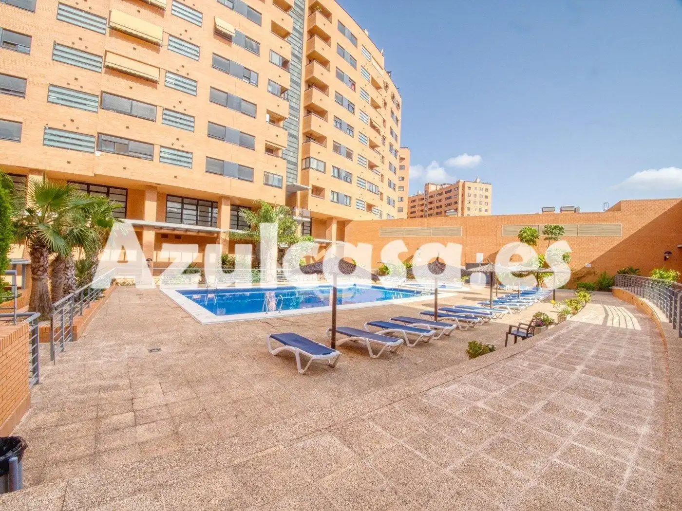 Piscina de Pis en venda en Alicante / Alacant amb Calefacció, Terrassa i Traster