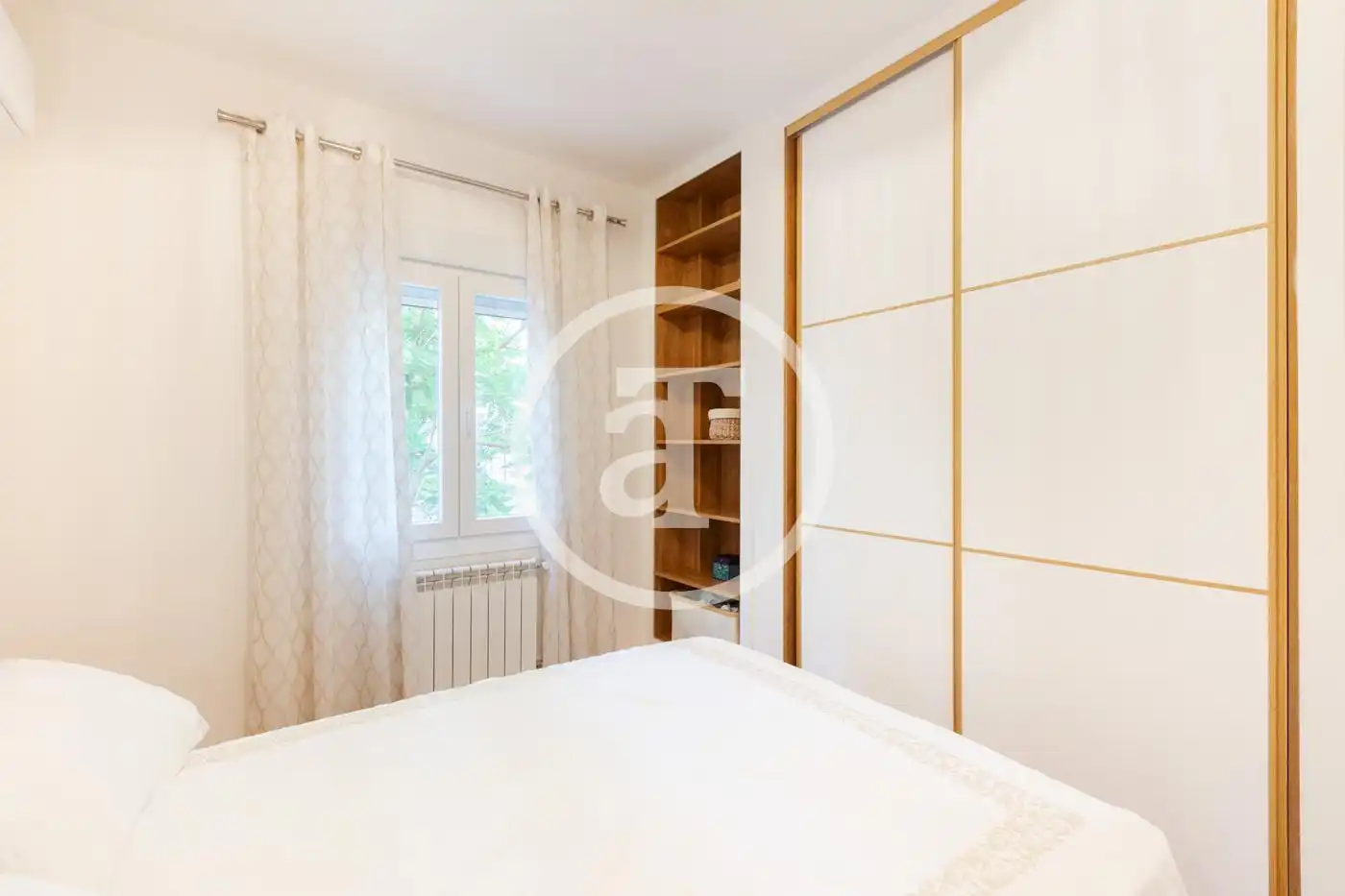 Schlafzimmer von Wohnung zur Miete in Madrid mit Klimaanlage, Heizung und Möbliert