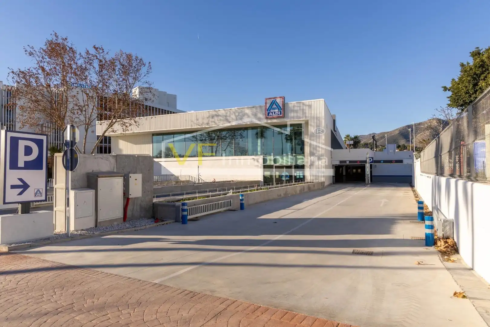 Vista exterior de Apartament en venda en Torremolinos amb Jardí privat, Terrassa i Piscina comunitària