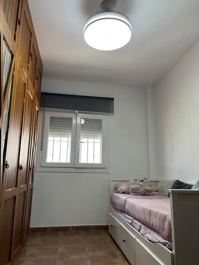 Dormitori de Casa adosada en venda en La Línea de la Concepción amb Terrassa