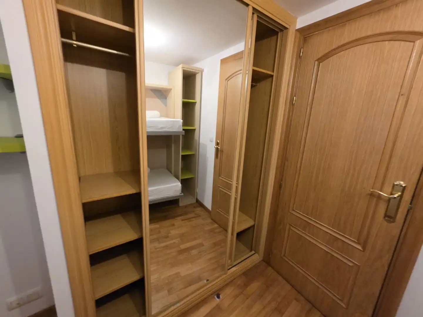 Dormitori de Apartament en venda en A Coruña Capital  amb Calefacció