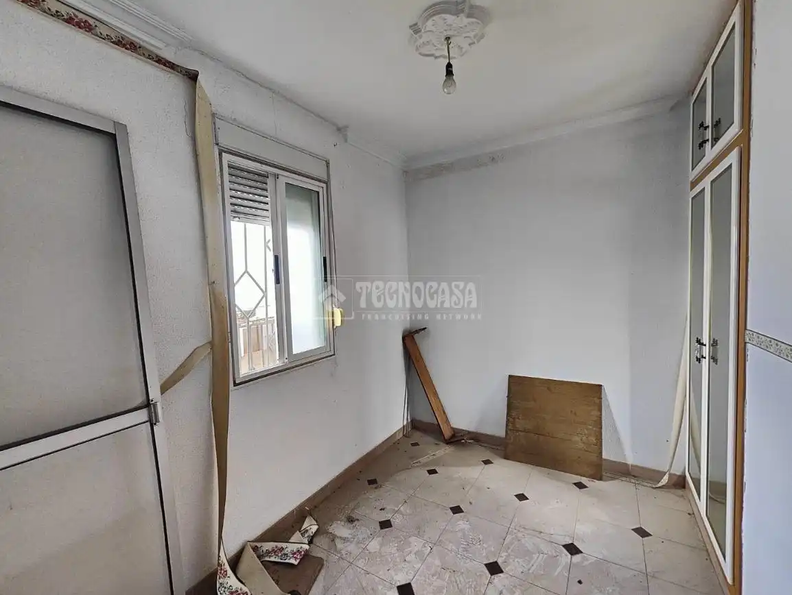 Dormitori de Casa adosada en venda en Los Palacios y Villafranca amb Balcó