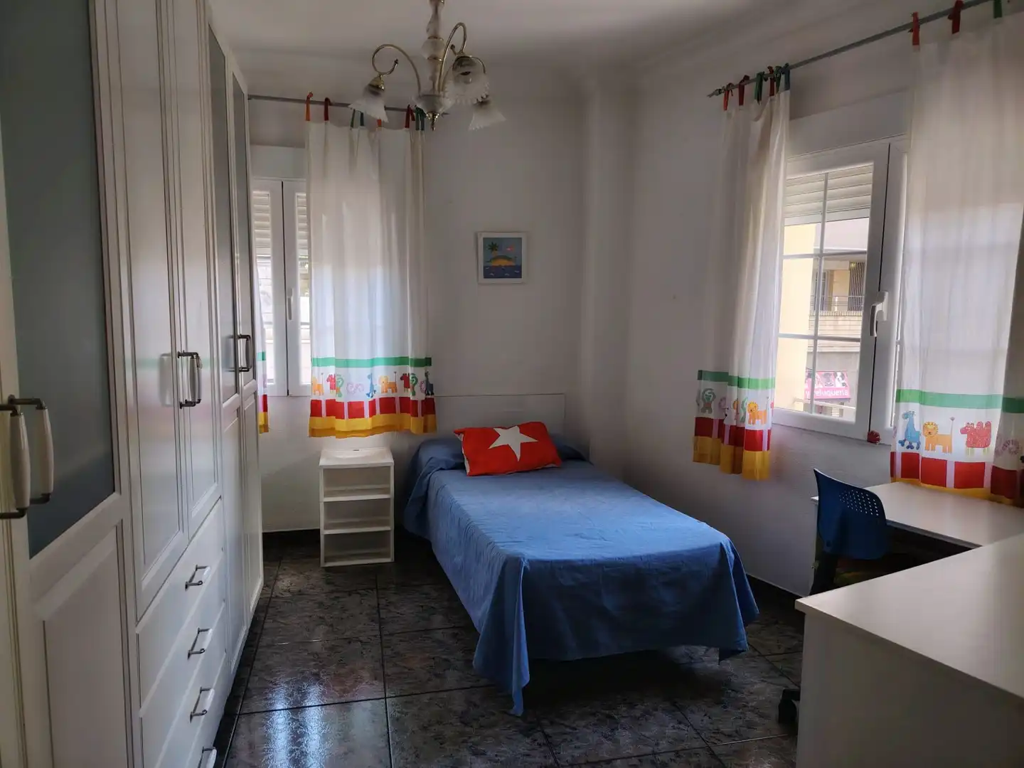 Habitación de Piso de alquiler en Zaragoza con Calefacción y Amueblado