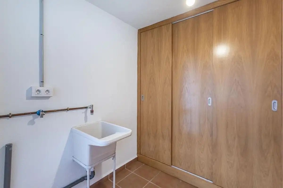 Badezimmer von Einfamilien-Reihenhaus zur Miete in Armilla mit Klimaanlage, Heizung und Abstellraum