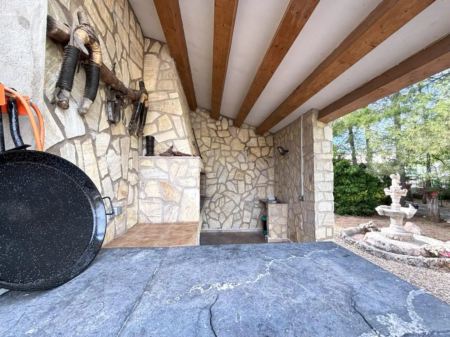 Terrassa de Finca rústica en venda en La Almarcha  amb Calefacció, Jardí privat i Piscina