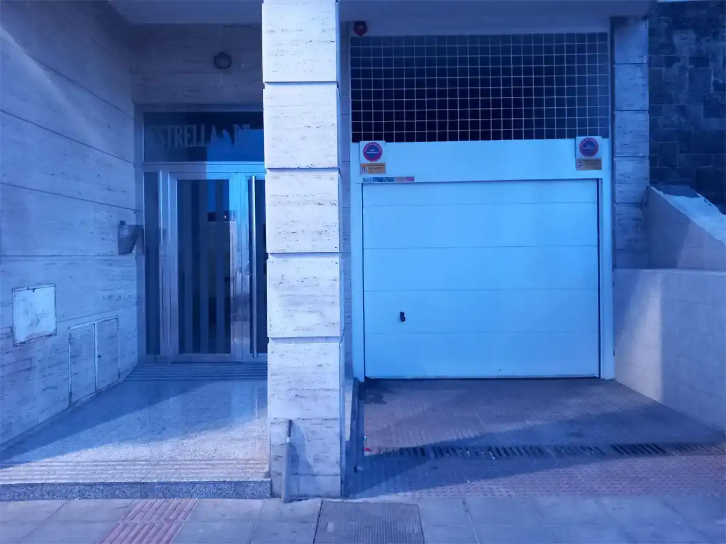 Aparcament de Pis en venda en  Almería Capital amb Balcó