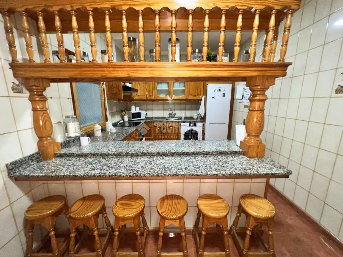 Cuina de Casa adosada en venda en Santa Lucía de Tirajana amb Aire condicionat, Terrassa i Traster