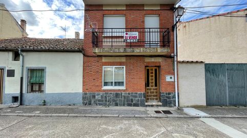 Foto 2 de Casa adosada en venda a Calle Segovia, Escarabajosa de Cabezas, Segovia