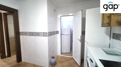 Foto 3 de Piso de alquiler en De Colón, Centro, Cuenca Capital