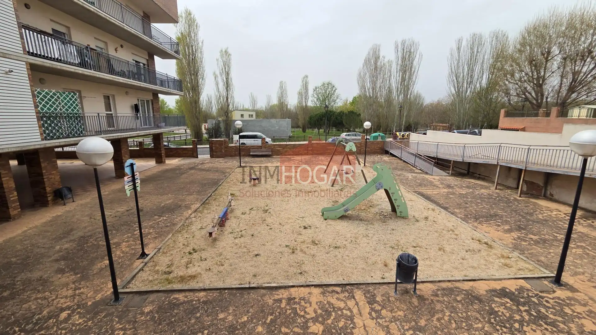 Parking de Piso en venta en Ávila con Calefacción, Terraza y Balcón