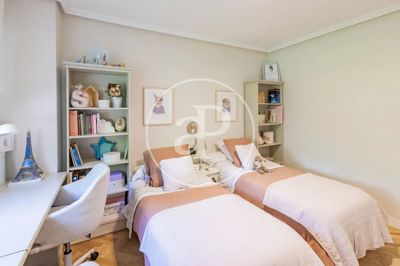 Habitación de Casa adosada de alquiler en Las Rozas de Madrid con Aire acondicionado, Calefacción y Jardín privado