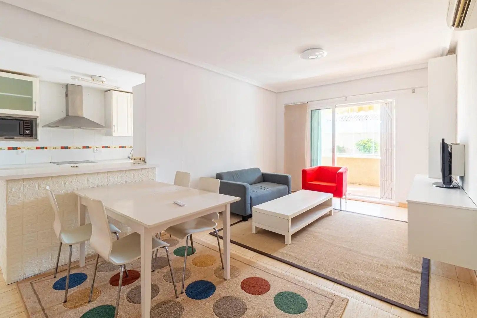 Sala d'estar de Casa o xalet en venda en Orihuela amb Aire condicionat, Jardí privat i Terrassa