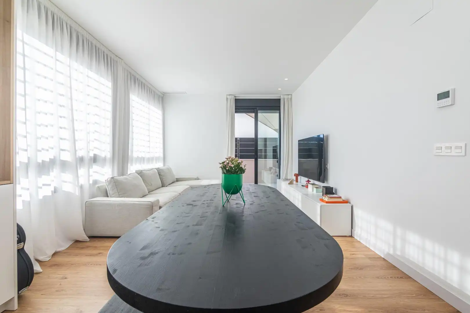 Living room of Ground floor for sale in Elche / Elx  with Air Conditioner, Heating and Private garden