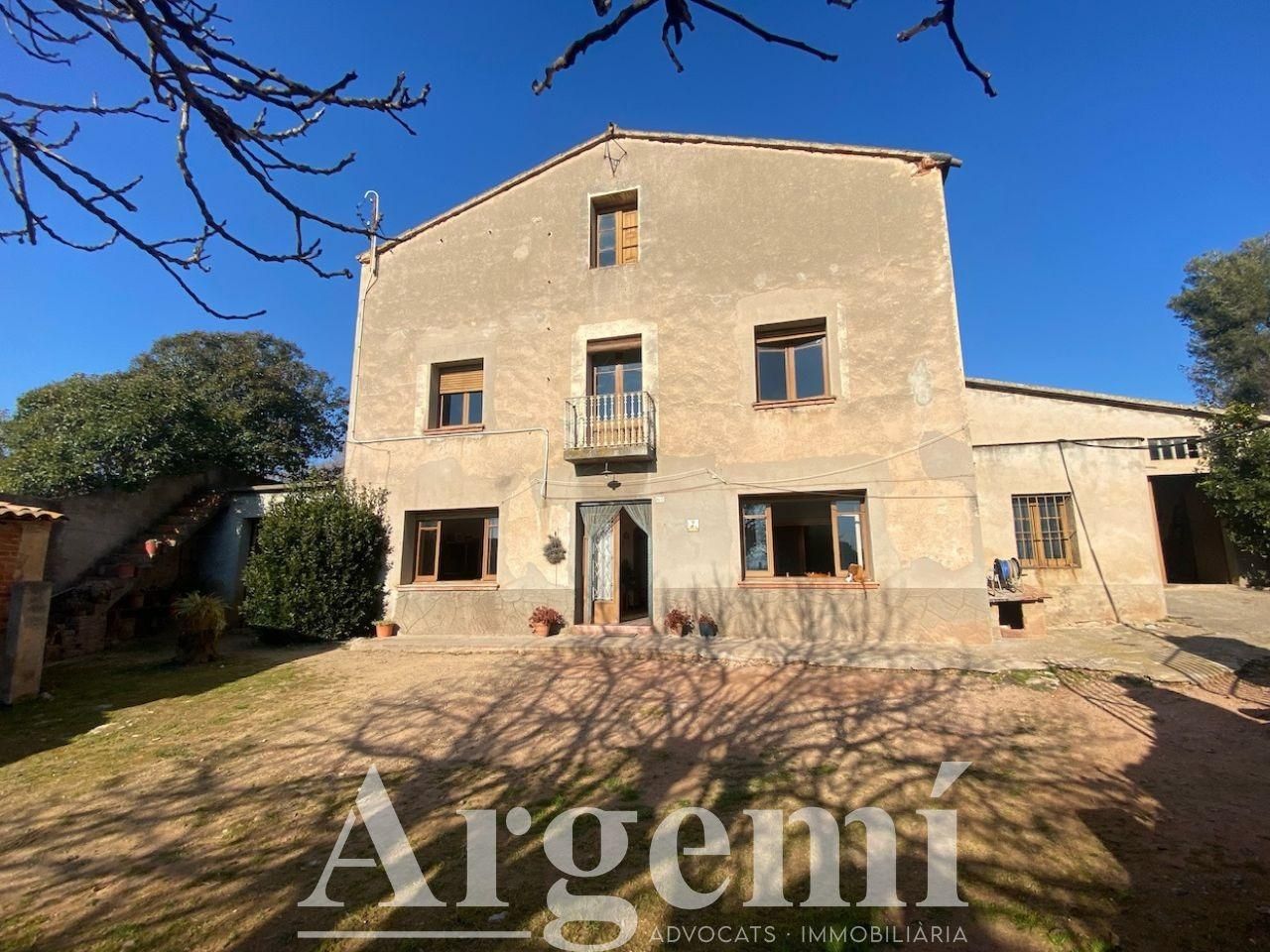 Vista exterior de Finca rústica en venda en Palau-solità i Plegamans