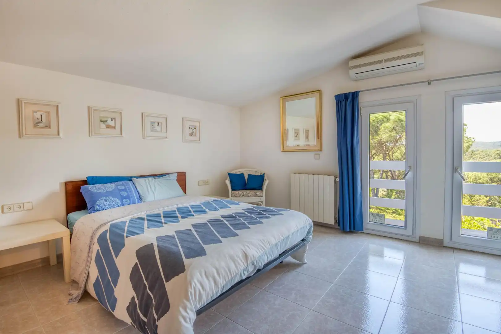 Casa con terraza en venta en Avinguda del Canigó, imagen 15