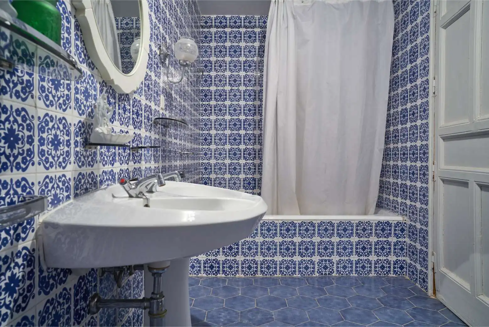 Bathroom of Detached homes for sale in Valdetorres de Jarama  with Private garden, Terrace and Swimming Pool