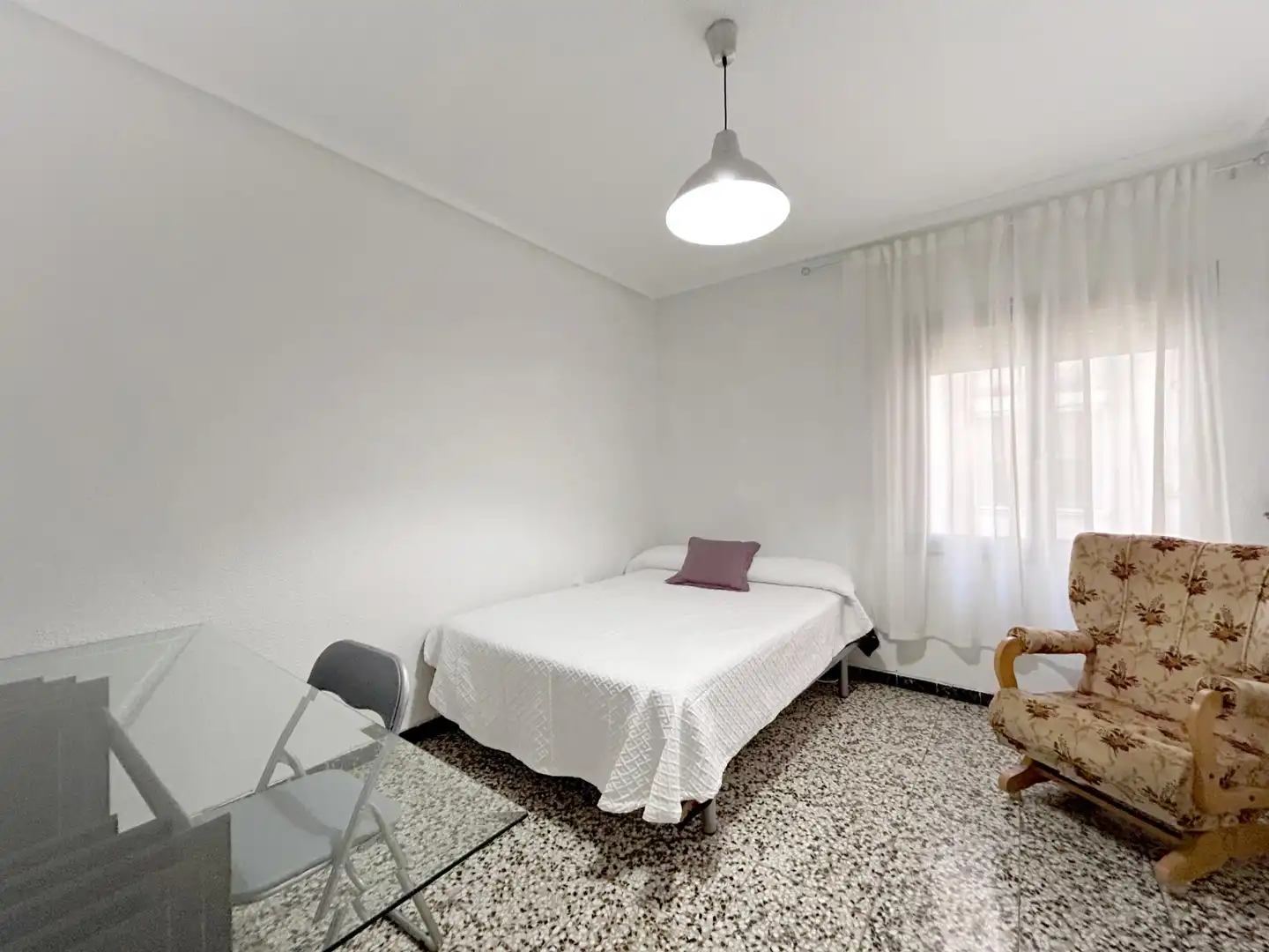 Dormitori de Pis de lloguer en Novelda amb Aire condicionat, Moblat i Jacuzzi