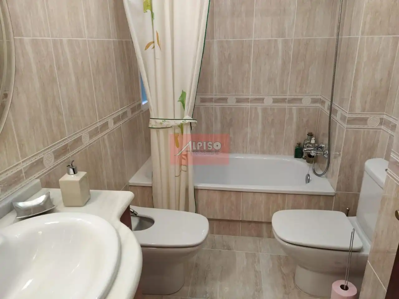 Bathroom of Flat for rent in Ourense Capital   with Heating, Parquet flooring and Furnished