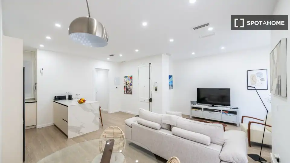 Flat with terrace to rent in L'Eixample, imagen 2