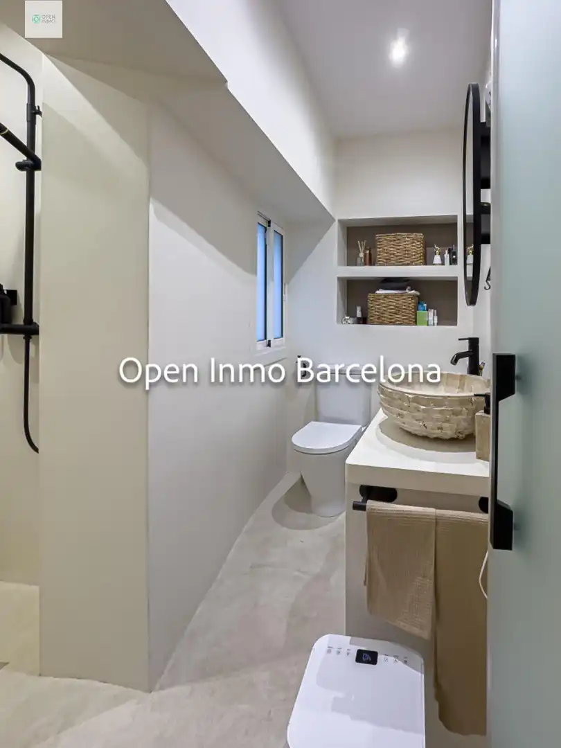 Badezimmer von Wohnung zum Verkauf in Vilanova i la Geltrú mit Klimaanlage, Heizung und Balkon